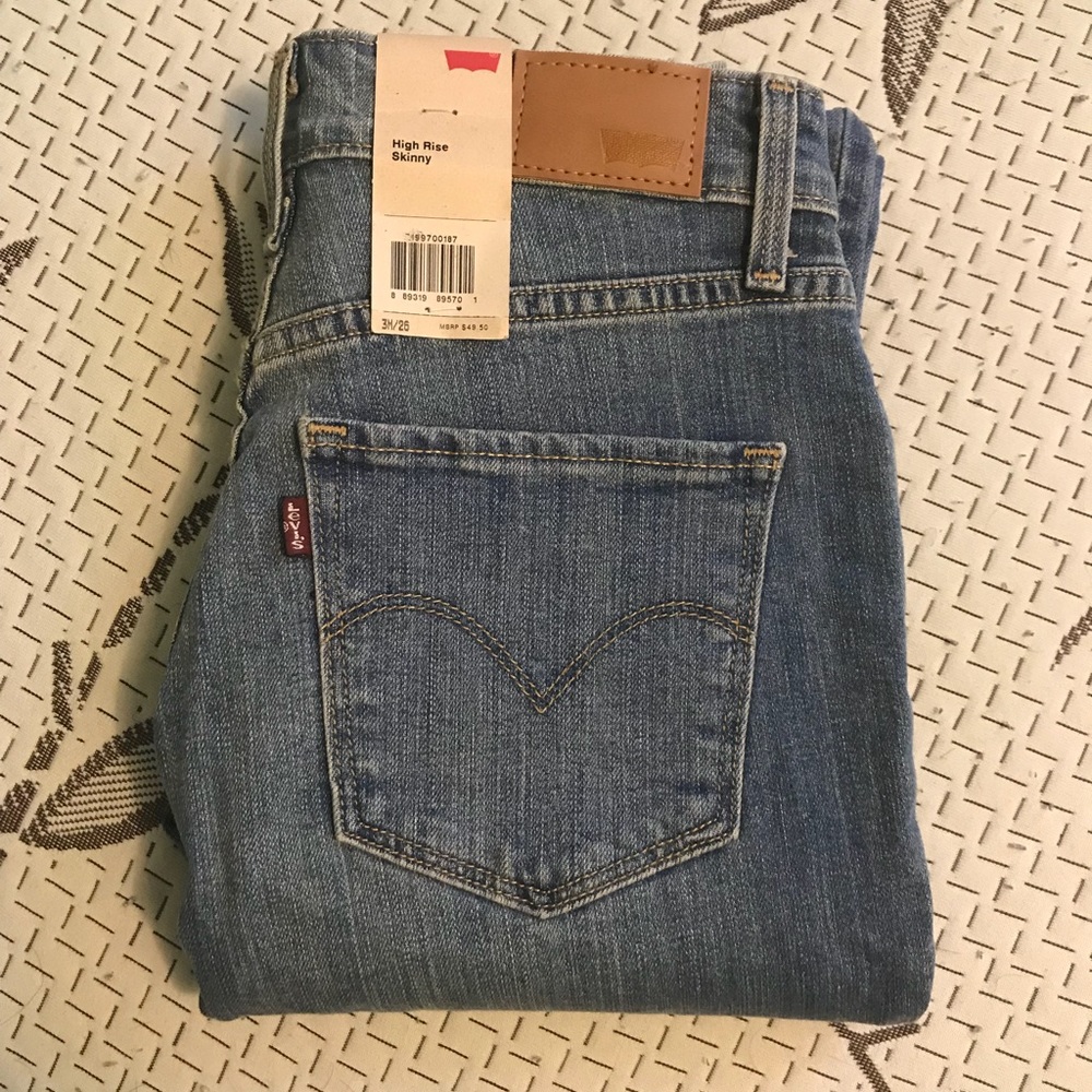 NWT Levi’s High Rise Skinny Jeans!!